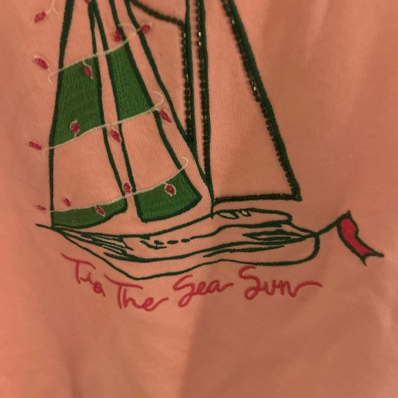 NWOT LILLY PULITZER sweatshirt. - Picture 6 of 16